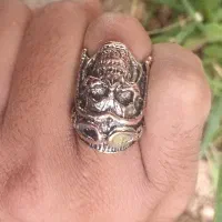 انگشتر استخوانی