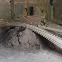اُستاکار و کارگر ساده و فنی ساختمانی