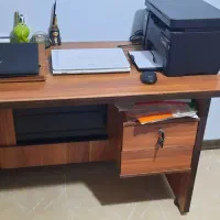 میز تحریر کم کارکرد.