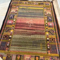 قالیچه زیبا و خاص با طرح سنتی و رنگ بندی جذاب