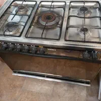 یک دستگاه اجاق‌گاز فردار .استیل آلیسان