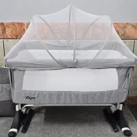 تخت کنار مادر زویه