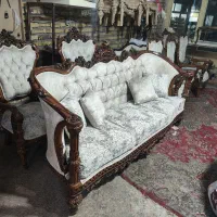 یک نفر همکار  کاری و متعهد ب کار