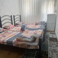 30  عدد تخت فلزی با تشک و روتختی کاملن نو ۲،۹۰۰