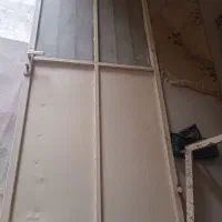 درب آهنی با چارچوب