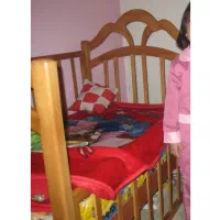 تخت تمام چوبی سالم مناسب نوزاد تا نوجوان