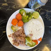 آشپز آقا بوفه باشگاه