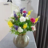 گل و گلدان