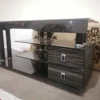 میز زیر تلویزیون