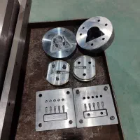خدمات ماشینکاری فرز و تراش cnc ساخت قالب و قطعه