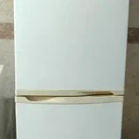 یخچال و میز تحریر