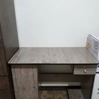 میز تحریر کاملا سالم