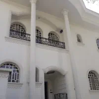 زعفرانیه ( محدوده کاخ ) ۶۸۰ متر ویلایی بدون مشرف