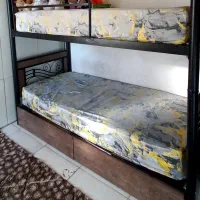 تخت دو طبقه به همراه دو تشک