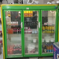 یخچال و قفسه سوپرمارکت