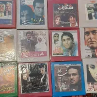 تعداد زیادی سی دی فیلم و موسیقی