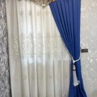 دو‌عدد پرده برای سالن با کتیبه دو عدد