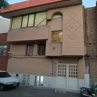 3 طبقه مسکونی و مغازه ای تجاری
