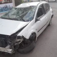 مگان 2000 تصادفی