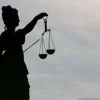 «وکیل پایه یک دادگستری»