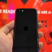 آیفون se 2020