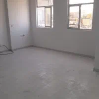 یه طبقه اپارتمان طبقه ۳ و ۹۵ متری شیک تمیز
