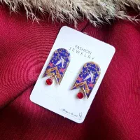 گوشواره رزینی طرح سنتی با سنگ