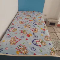 تخت نوجوان