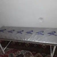 تخت معاینه پزشکی و سالنی