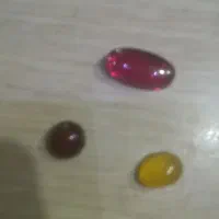 سه عدد نگین