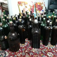 بطری ها شیشه ای