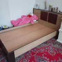 تخت خواب یک و نیم نفره