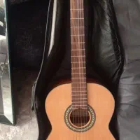 گیتار بست فان به همراه کاور،دفتر نت، و همه تجهیزات