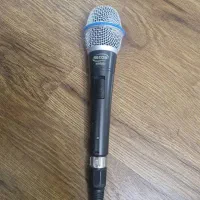 میکروفون مدل سکام سمت راست و مدل چنگ سمت چپ