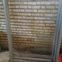 فروشی در وپنجره