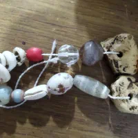 سنگ و مهره های گردن آویز قدیمی