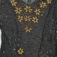 بالای ۱۰۰ عدد لباس زنانه مردانه و بچگانه