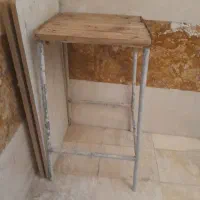 چهارپایه فلزی