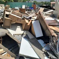 فروش ضایعات چوب و نوپان و ام دی اف و...