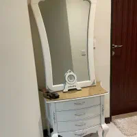 آینه کنسول و ساعت