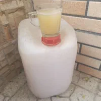 یک گالن سرکه سیب خانگی