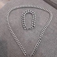 ست دستبند و گردنبند کارتیه