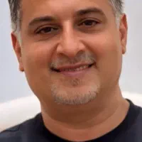 استخدام پزشک