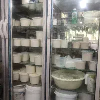 فروشنده لبنیات