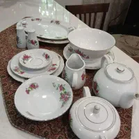 سرویس چینی گل سرخی نو 12نفره