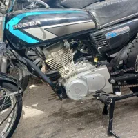 هوندا ۱۲۵ مزایده ای است با برگ مزائده ای خاموشه