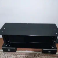 میز تلویزیون  شیشه ای مشکی