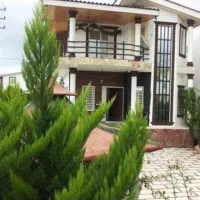 کارگر ساده با غذا و جای خواب