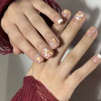 انجام خدمات ناخن به سبک روسی