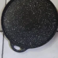 ماهیتابه چدنی